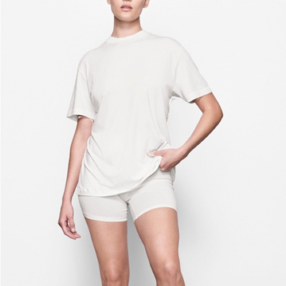 SKIMS boyfriend tee XS